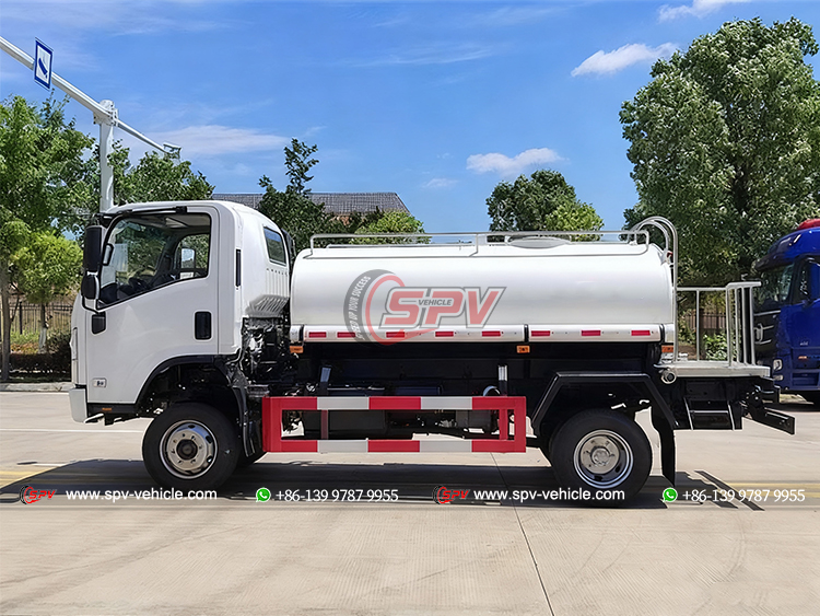 ISUZU NPR Fresh Water Carrying Truck - Left