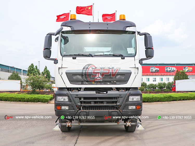 SINOTRUK 10 Wheels Watering Truck - Front