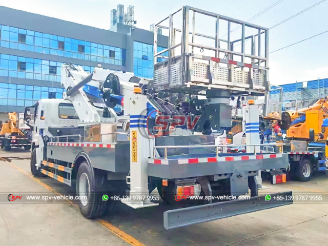 ISUZU Articulated Aerial Work Platform
