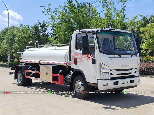 ISUZU 8,000L Water Delivery Truck