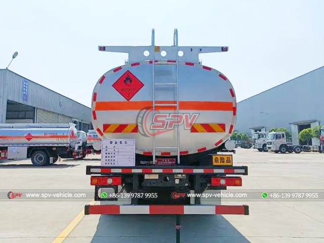 SHACMAN 30,000L Petrol Hauling Truck