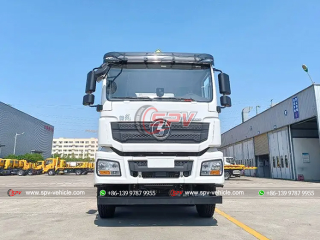 SHACMAN 30,000L Petrol Hauling Truck