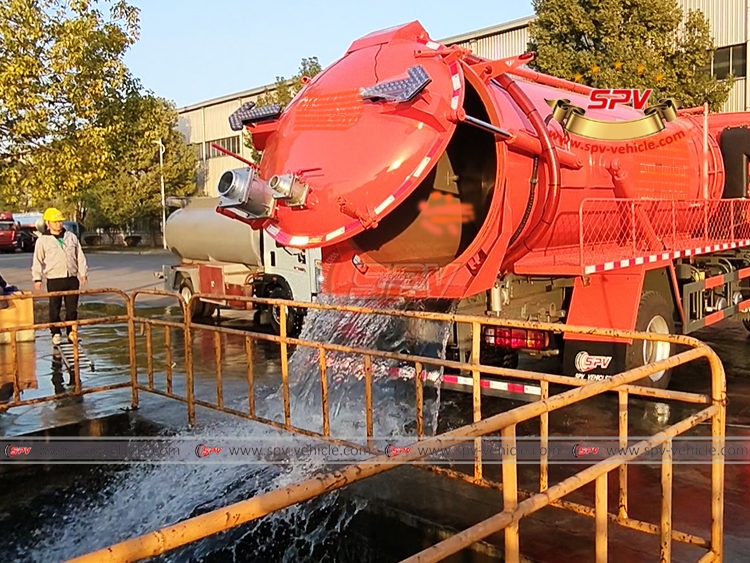 12,000 Litres Sewage Vacuum Truck SINOTRUK - Discharging Water Test