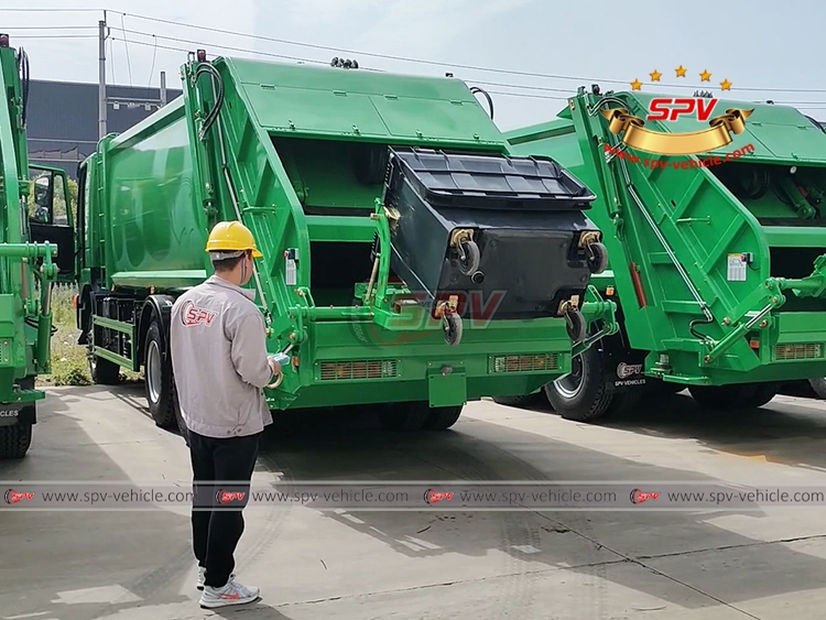 IVECO 20 CBM Garbage Compactor Trucks Working Test