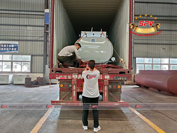 5,000 Litres Fuel Delivery Tank SKD Loading Into Container