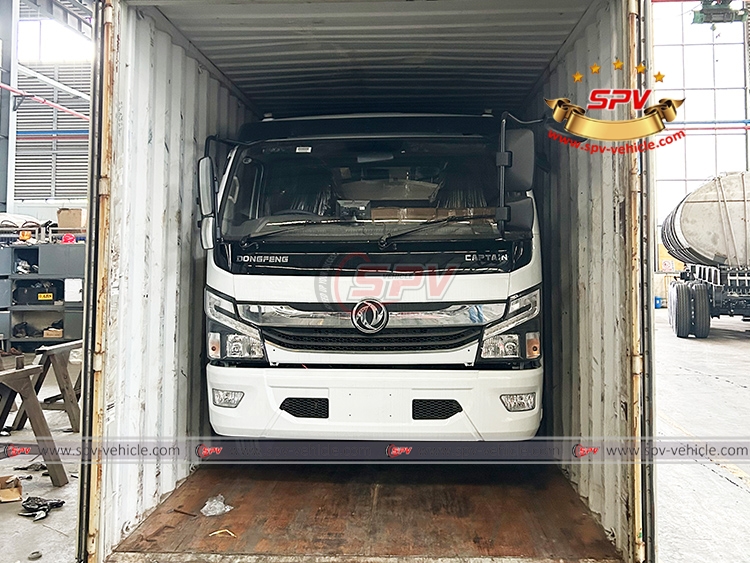 5,000 Litres Milk Truck DONGFENG Loading Into Container