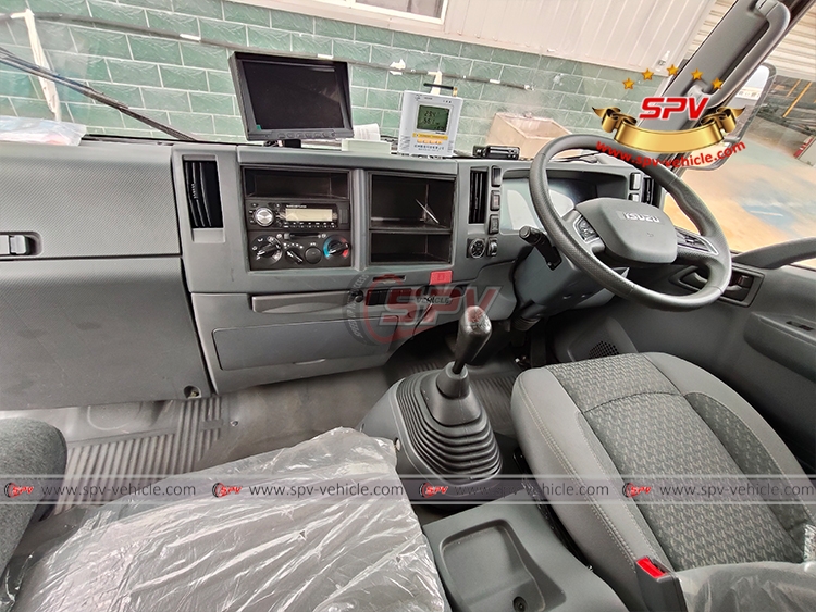 Cabin of ISUZU KV600
