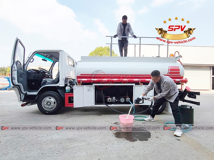 Pumping Fuel Test for 4,000 Litres Fuel Truck ISUZU