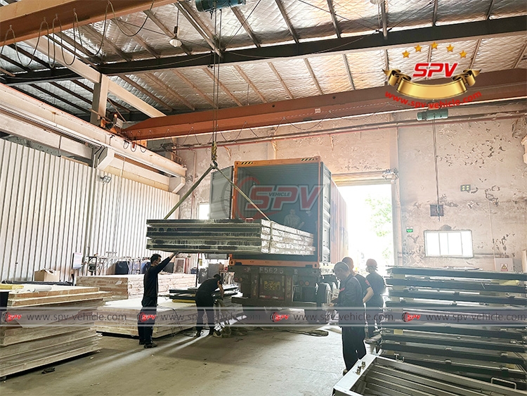 Freezer Box CKD Loading Into Container