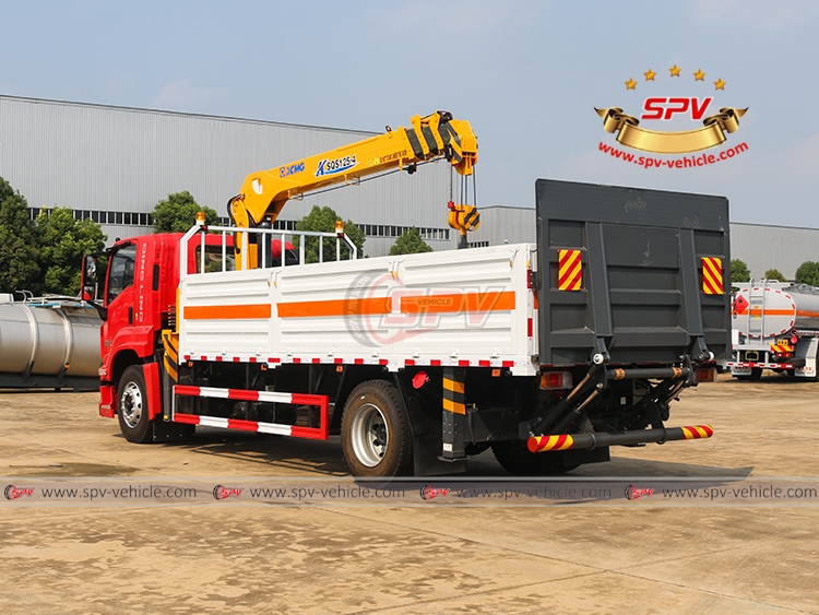 ISUZU 6 Wheeler Telescopic Crane Truck - Rear Left