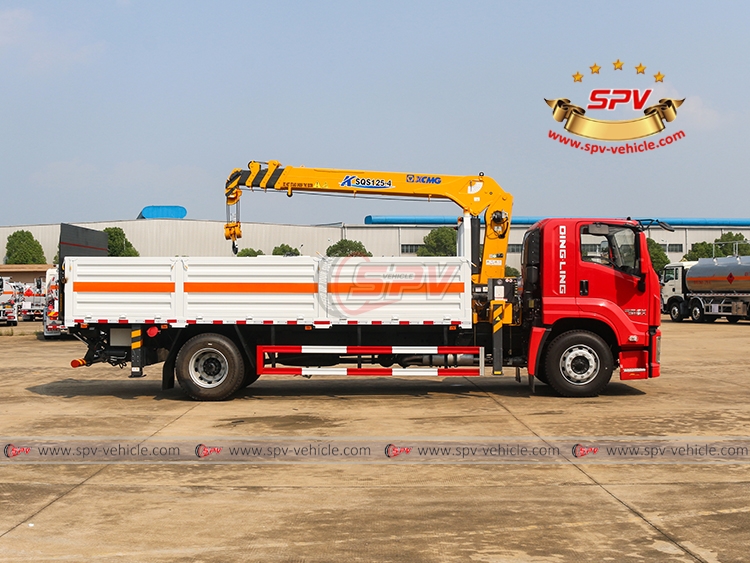 ISUZU Heavy-duty Crane Vehicle - Right