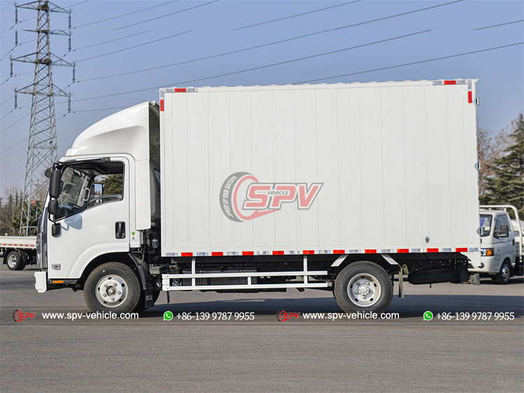 ISUZU M100 120P Box Truck - Left