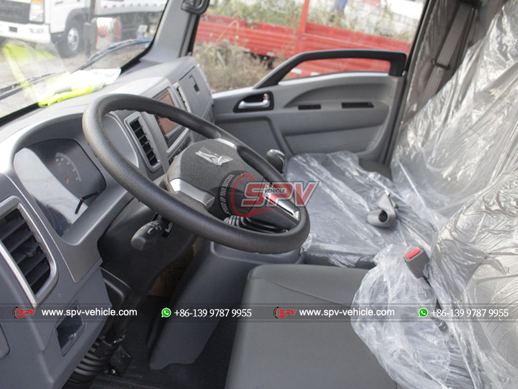 HOWO 1.5 Ton Logistics Van Truck