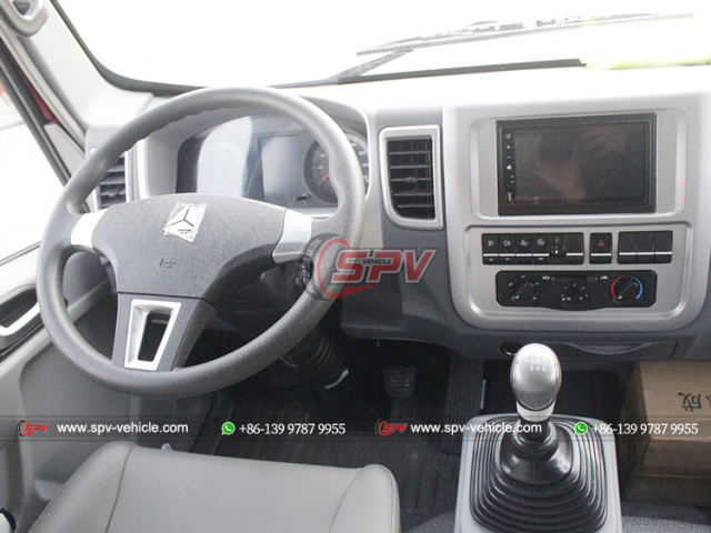 HOWO 1.5 Ton Logistics Van Truck