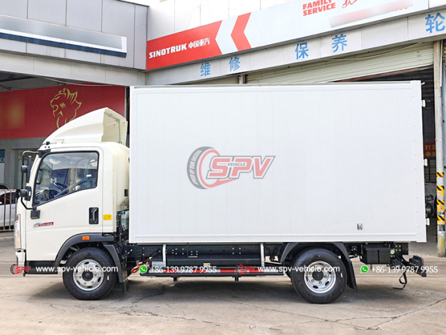 HOWO 3 Ton Goods Delivery Van Truck