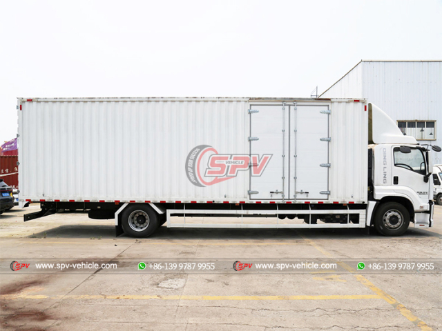 ISUZU 12 Ton Closed Van Truck