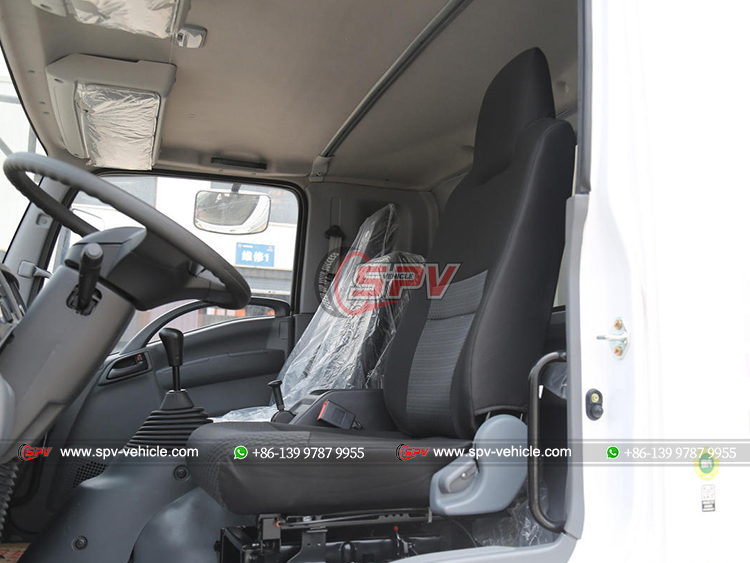ISUZU 12 Ton Closed Van Truck