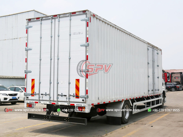 ISUZU 12 Ton Closed Van Truck