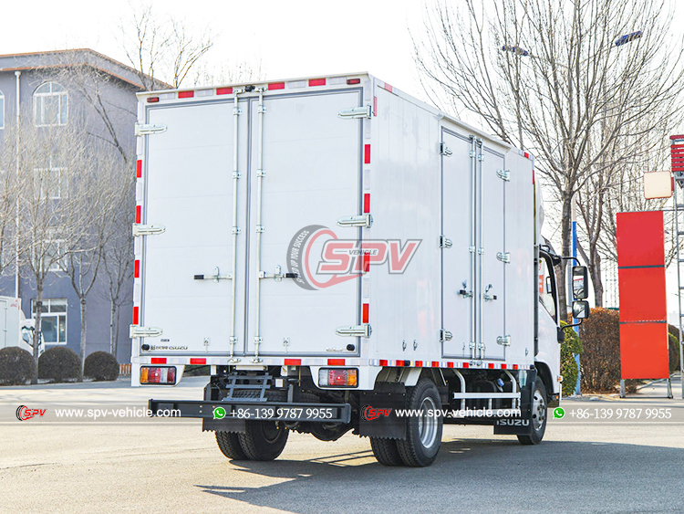 ISUZU M100 1 Ton Cube Truck