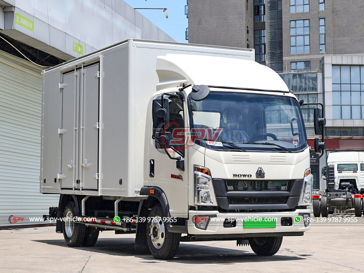 HOWO 3 Ton Goods Delivery Van Truck