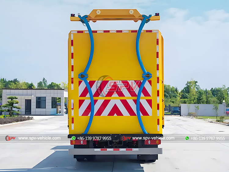 DONGFENG 4X2 Crash Attenuator Truck - Rear