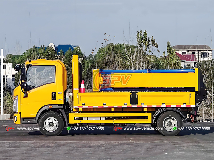 Howo Cargo Truck With Attenuator System- Left