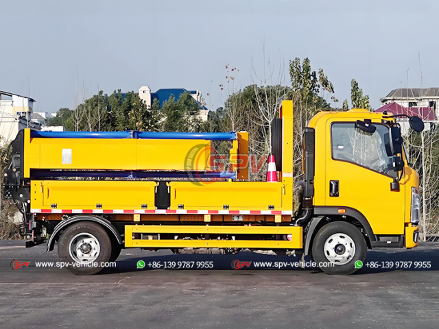 SINOTRUK Traffic Attenuators Truck