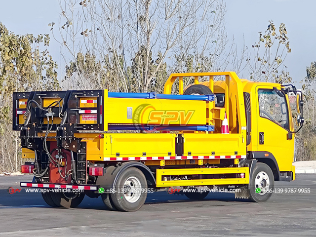 SINOTRUK Traffic Attenuators Truck