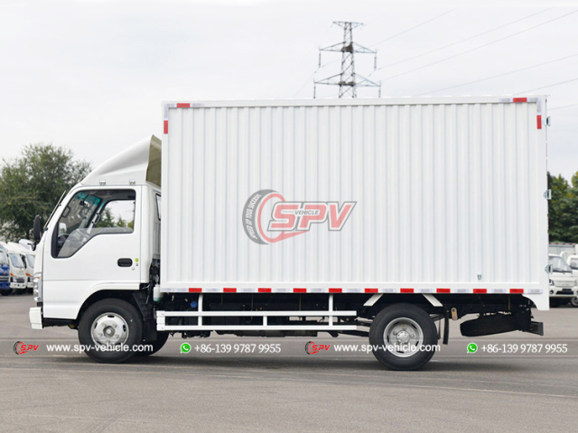 ISUZU 100P 2 Ton Goods Delivery Van Truck