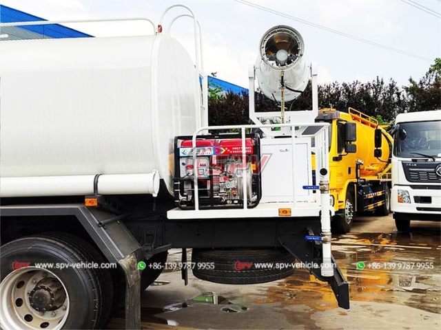 ISUZU 12,000 Liters Dust Reduction Truck
