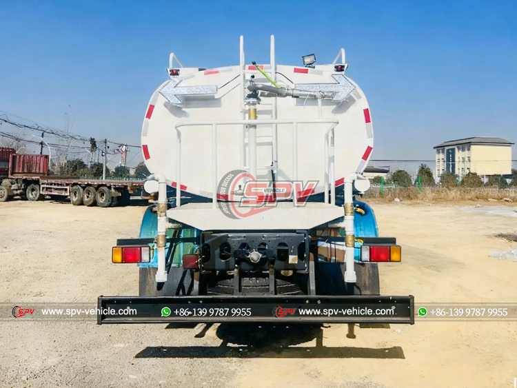 ISUZU 8x4 Water Sprinkler Truck - Rear