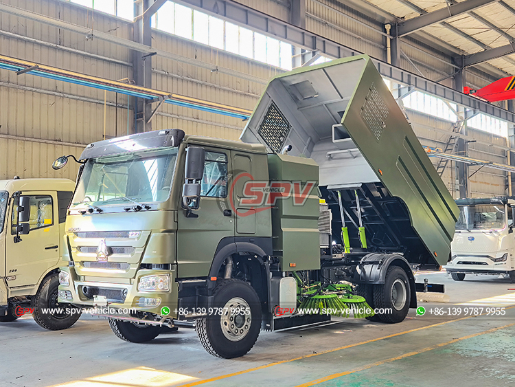 Sinotruk 4x2 Road Cleaning Truck - Front Left