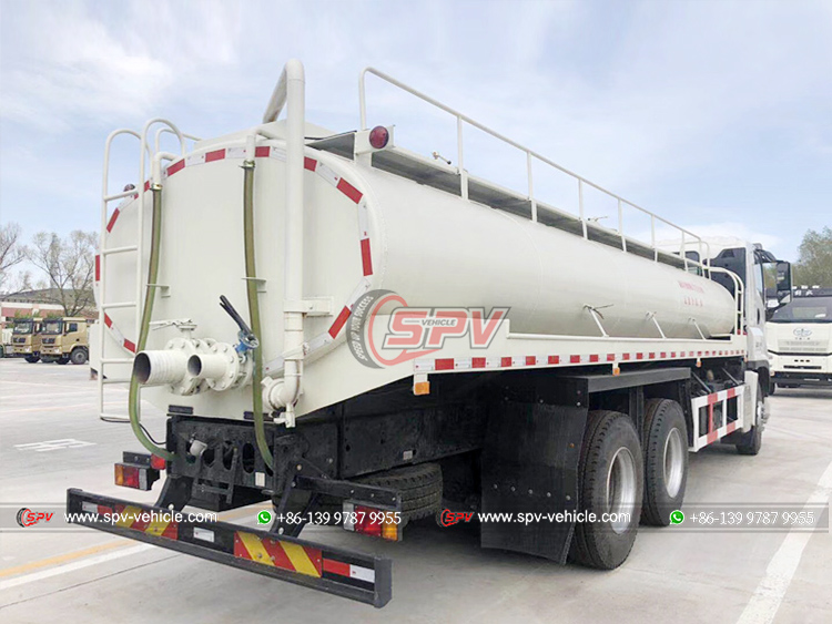 ISUZU Heavy-duty Water Truck - Rear Right