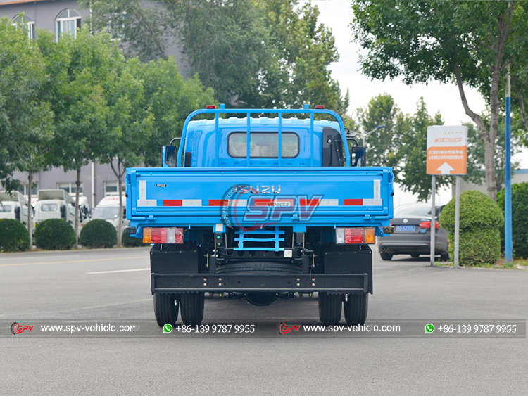 ISUZU Medium Goods Logistics Lorry - Rear
