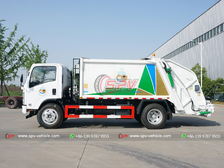 ISUZU 8 CBM Junk Compactor Truck