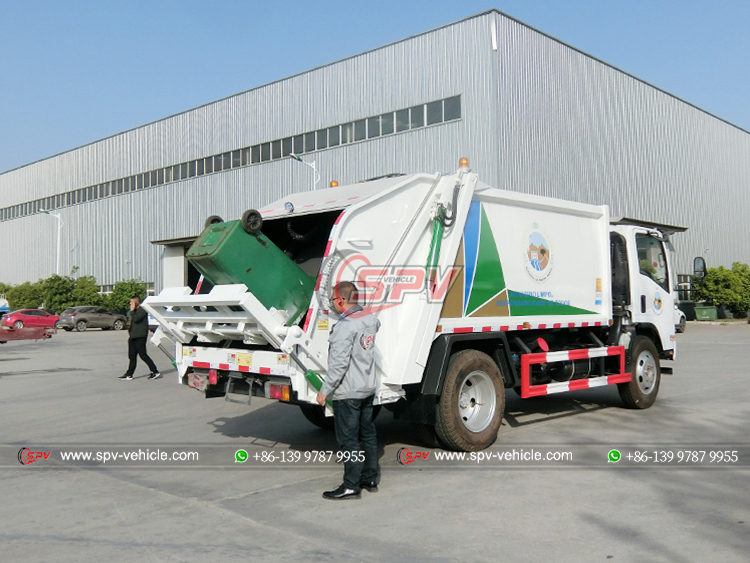 ISUZU 8 CBM Junk Compactor Truck