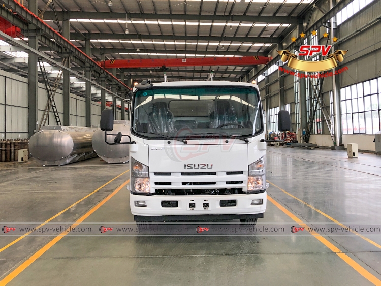 5,000 litres Helicopter Refueling Truck ISUZU - Front