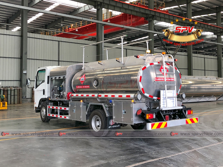 ISUZU NPR 5,000L Refueling Truck - Rear Left