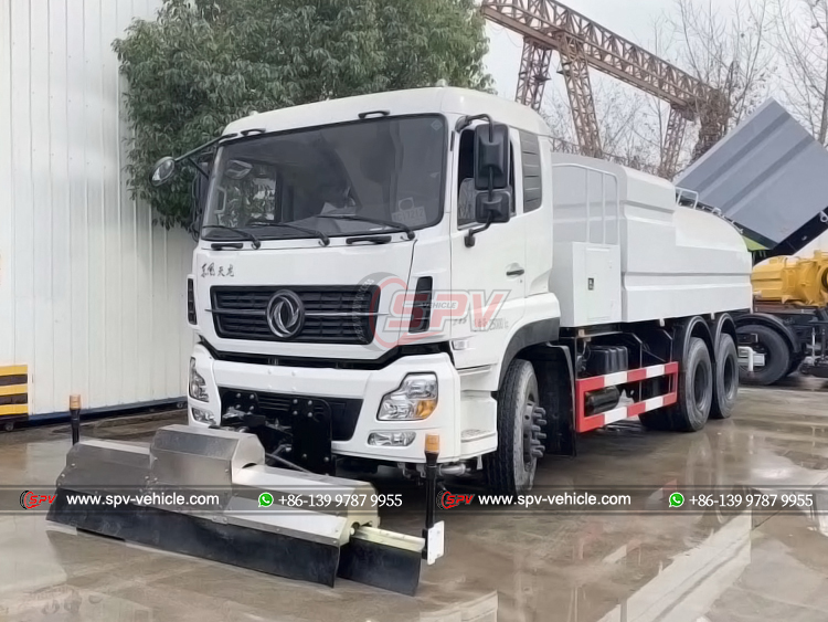 DONGFENG 3 Axles Street Jetting Truck - Front Left