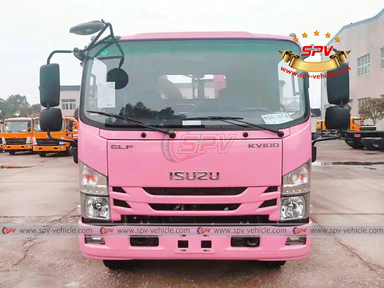 ISUZU 100P Light Duty Breakdown Truck - Front