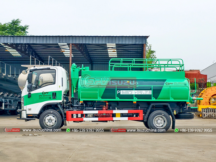 ISUZU NPR Waste Liquid Disposal Truck - Left