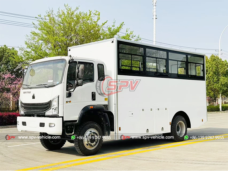 HOWO Airport Shuttle Van - Front Left