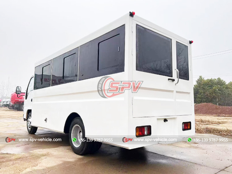 ISUZU 100P Coach Bus - Rear Left