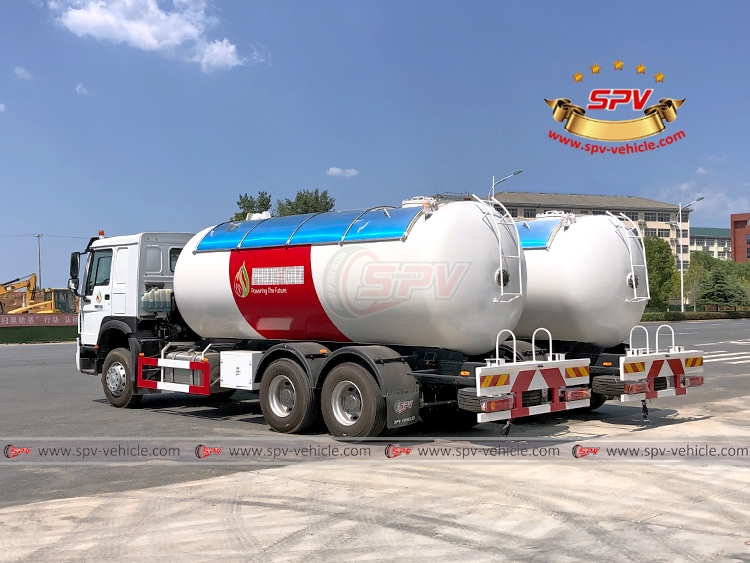 SINOTRUK 20,000 Litres LPG Tank Truck &nbsp;- Rear Left