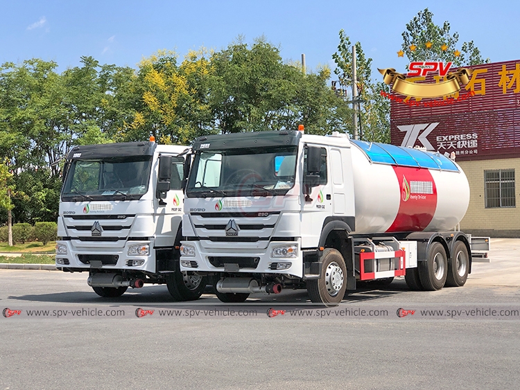 SINOTRUK 20,000 L LPG Truck With Dispenser - Front Left