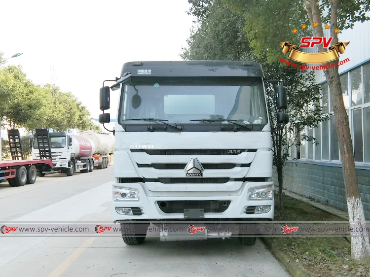 Sinotruk 6x4 LPG Tanker - Front