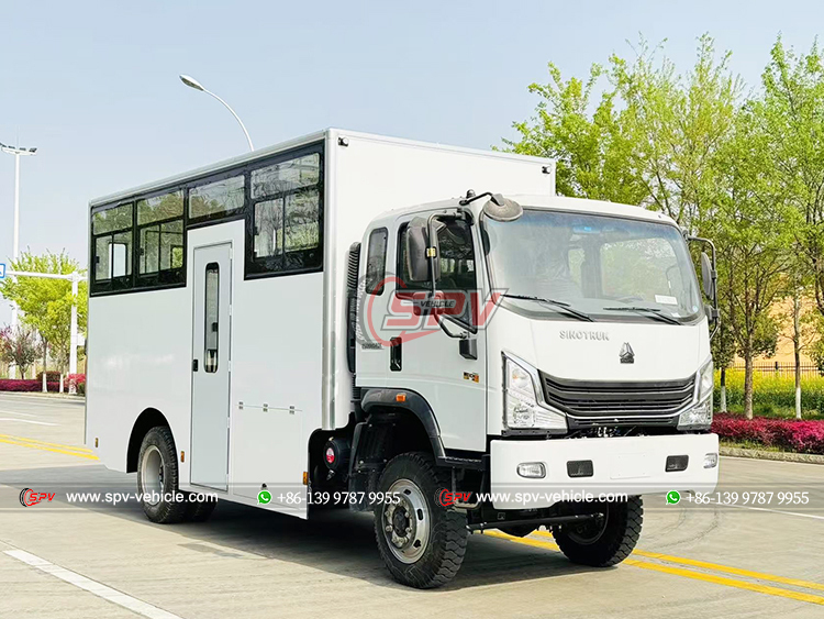HOWO 4x2 School Transport Van