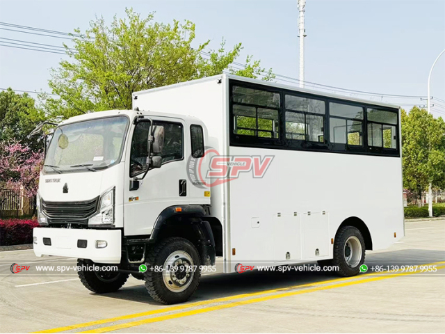 HOWO 4x2 School Transport Van