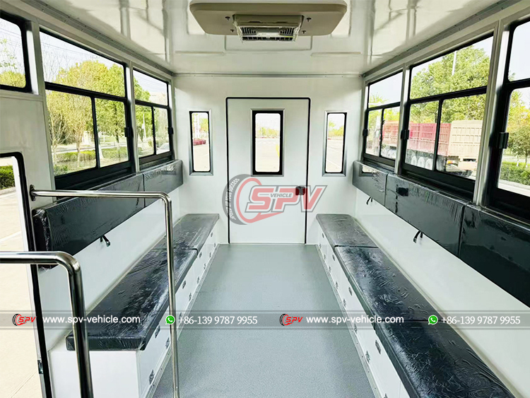 HOWO 4x2 School Transport Van