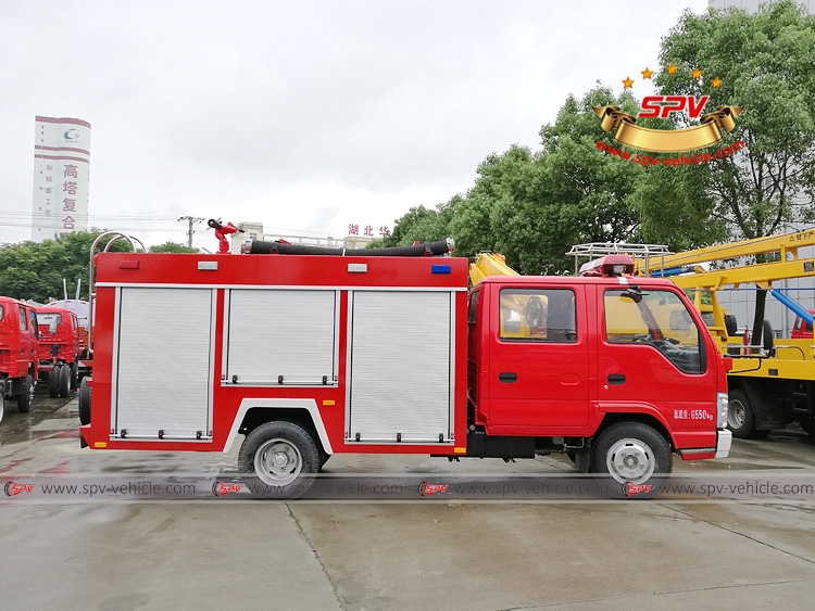 ISUZU 2,000L Fire Rescue Truck - Right